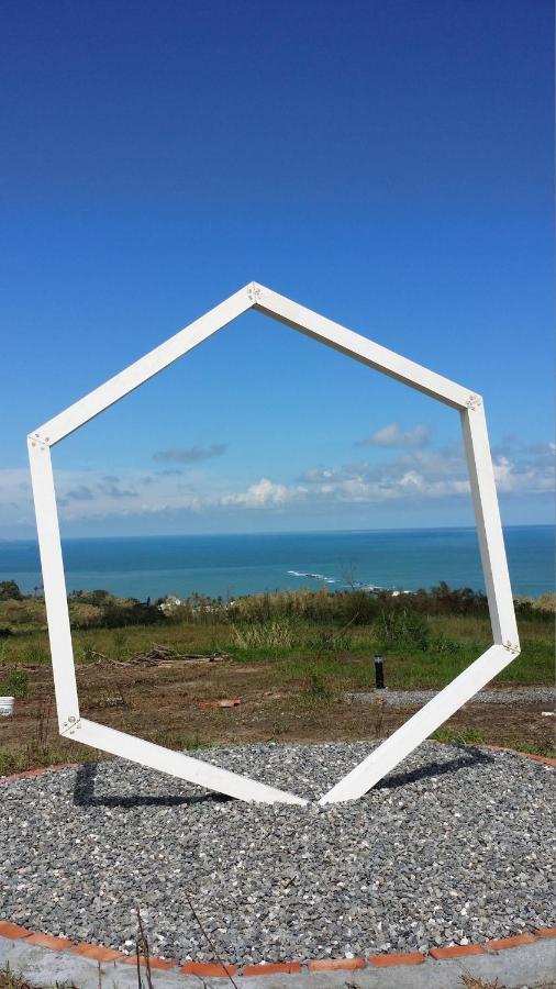 Taitung Sansiantai B&B Chenggong Exteriör bild